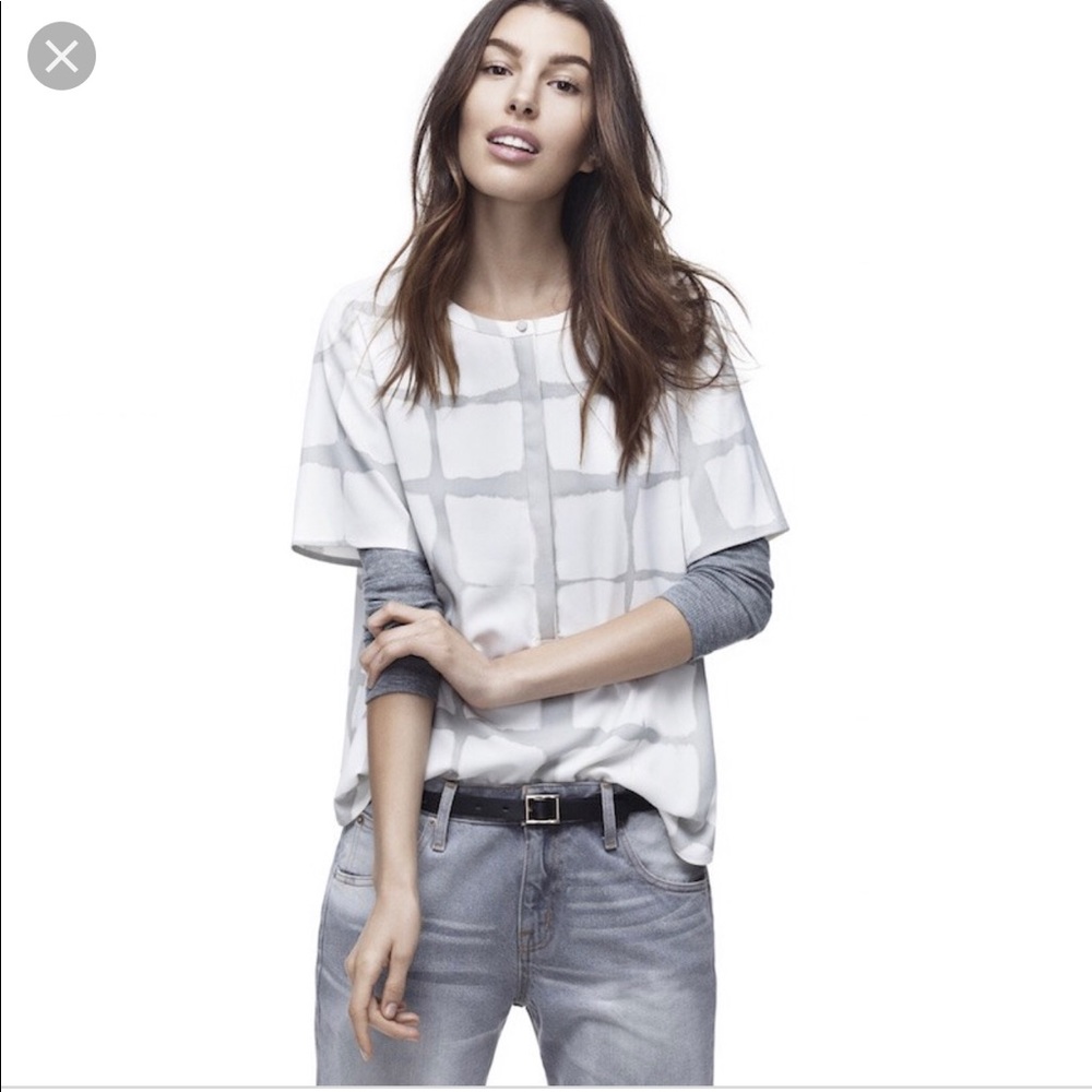 white blouse light gray square pattern half button up small loose fit